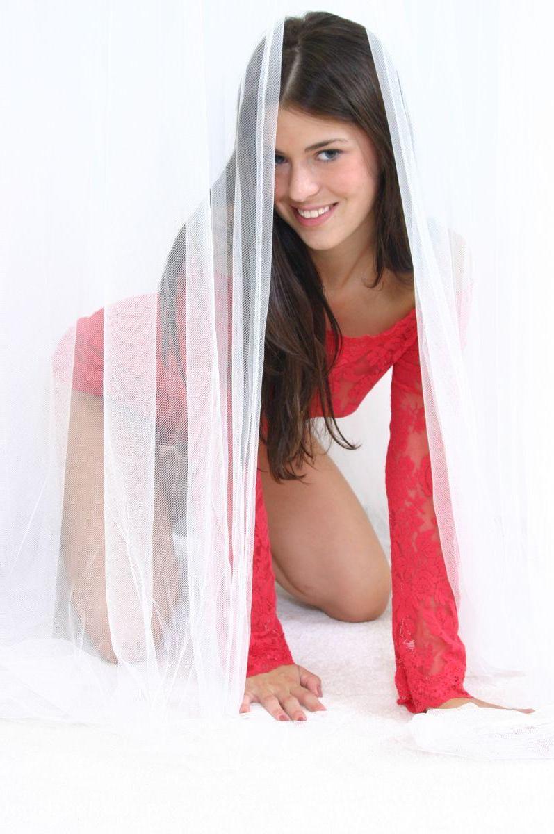 20P Pictures of teen girl Shayla Model teasing in a red dress
