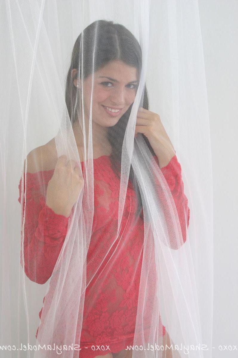 20P Pictures of teen girl Shayla Model teasing in a red dress