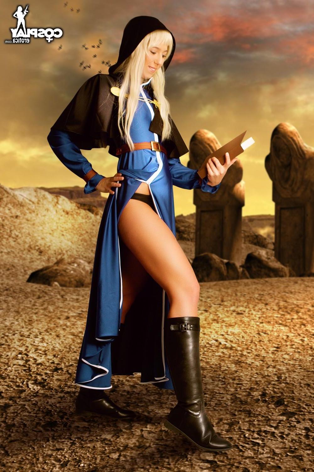 12P Cosplay girl Shelly gets her sexy nerd on in this fantasy set