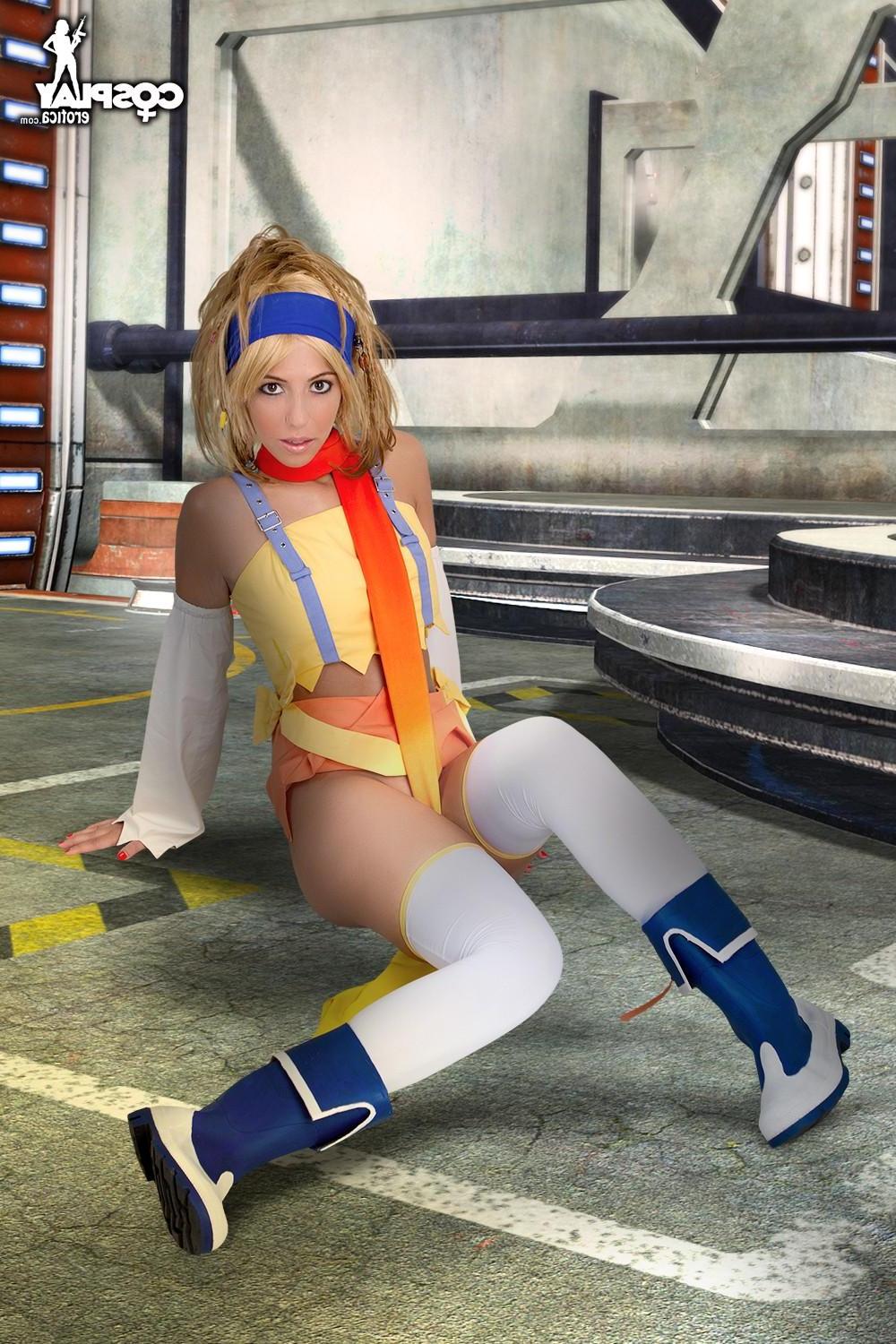 12P Cosplay babe Shelly dresses up as a very sexy Rikku