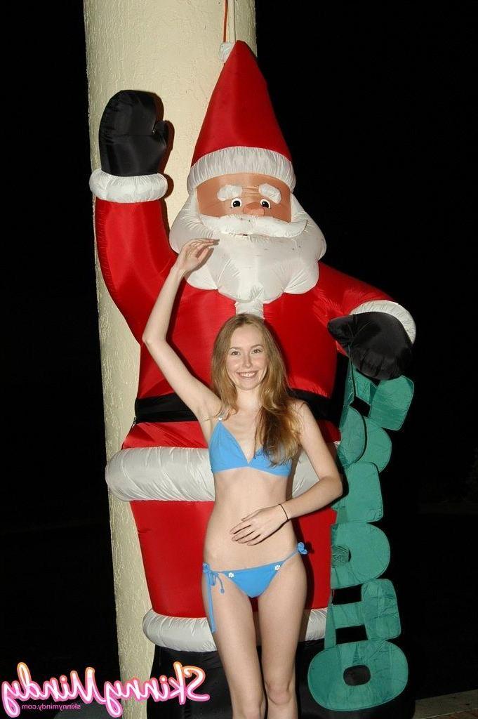 20P Pictures of Skinny Mindy celebrating a sexy xmas today