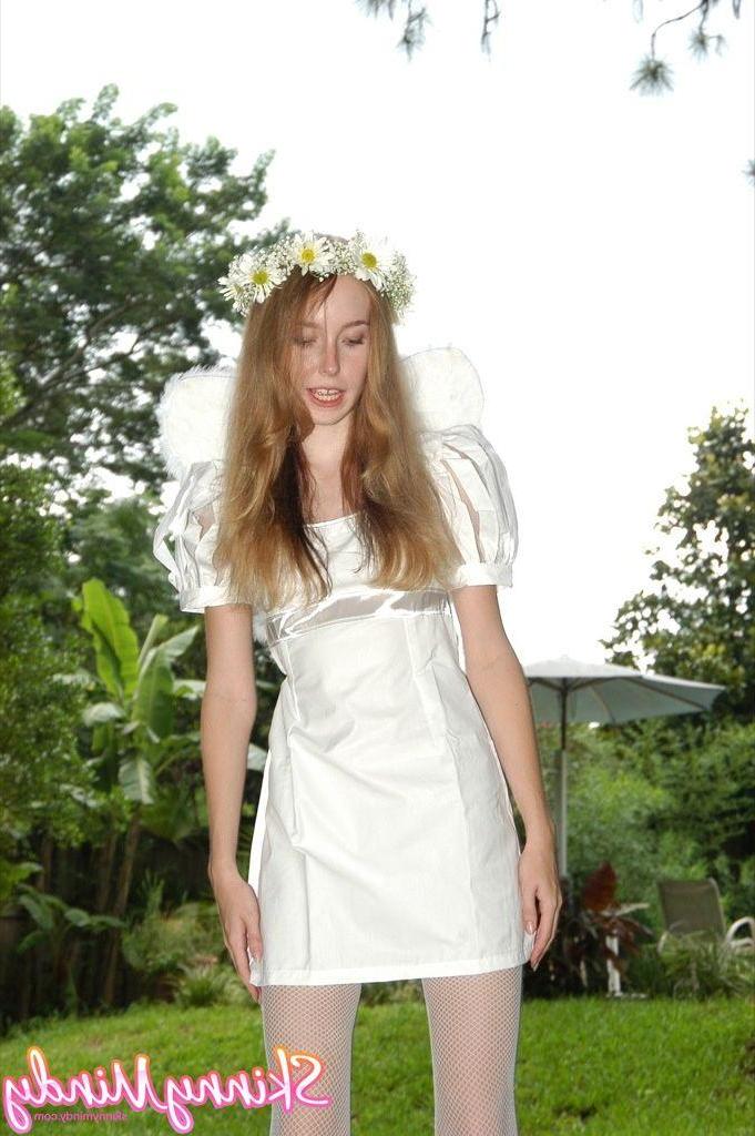20P Pictures of Skinny Mindy being your sexy angel