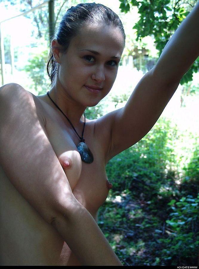 20P Pictures of Staci.ca exposing her hot body outside