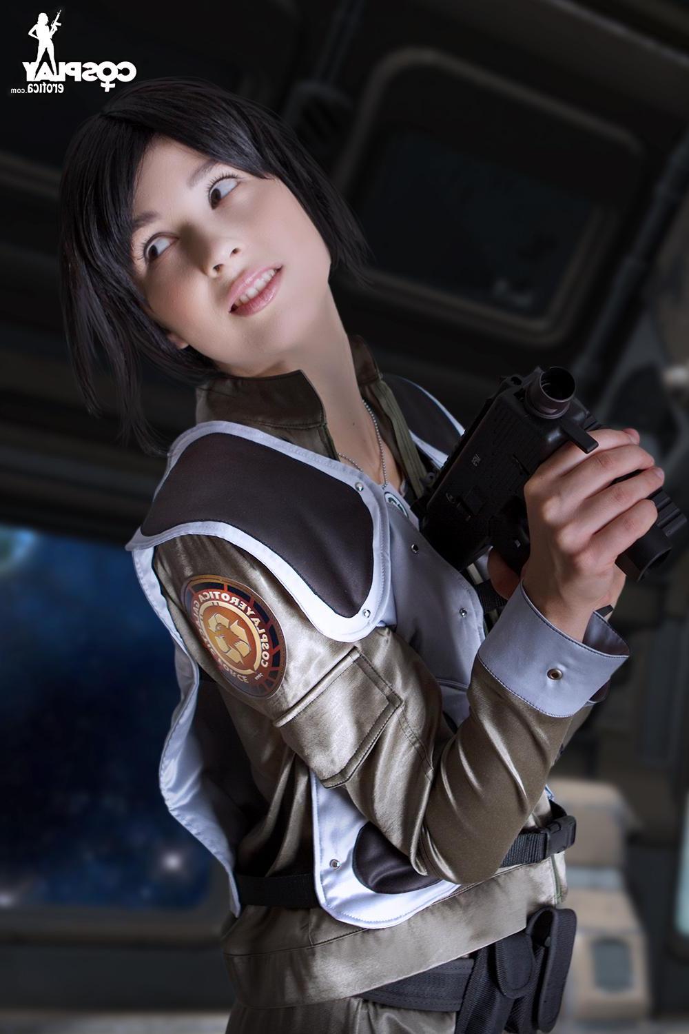 12P Hot cosplayer Stacy brings her geeky fantasy to life