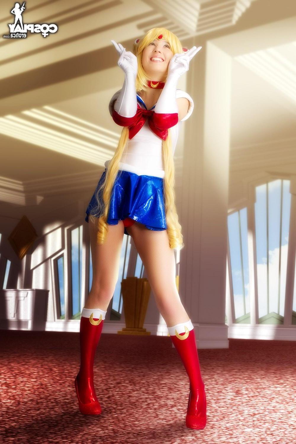 12P Cosplay girl Stacy is fighting evil by moonlight