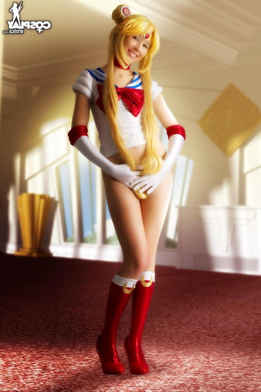 12P Cosplay girl Stacy is fighting evil by moonlight