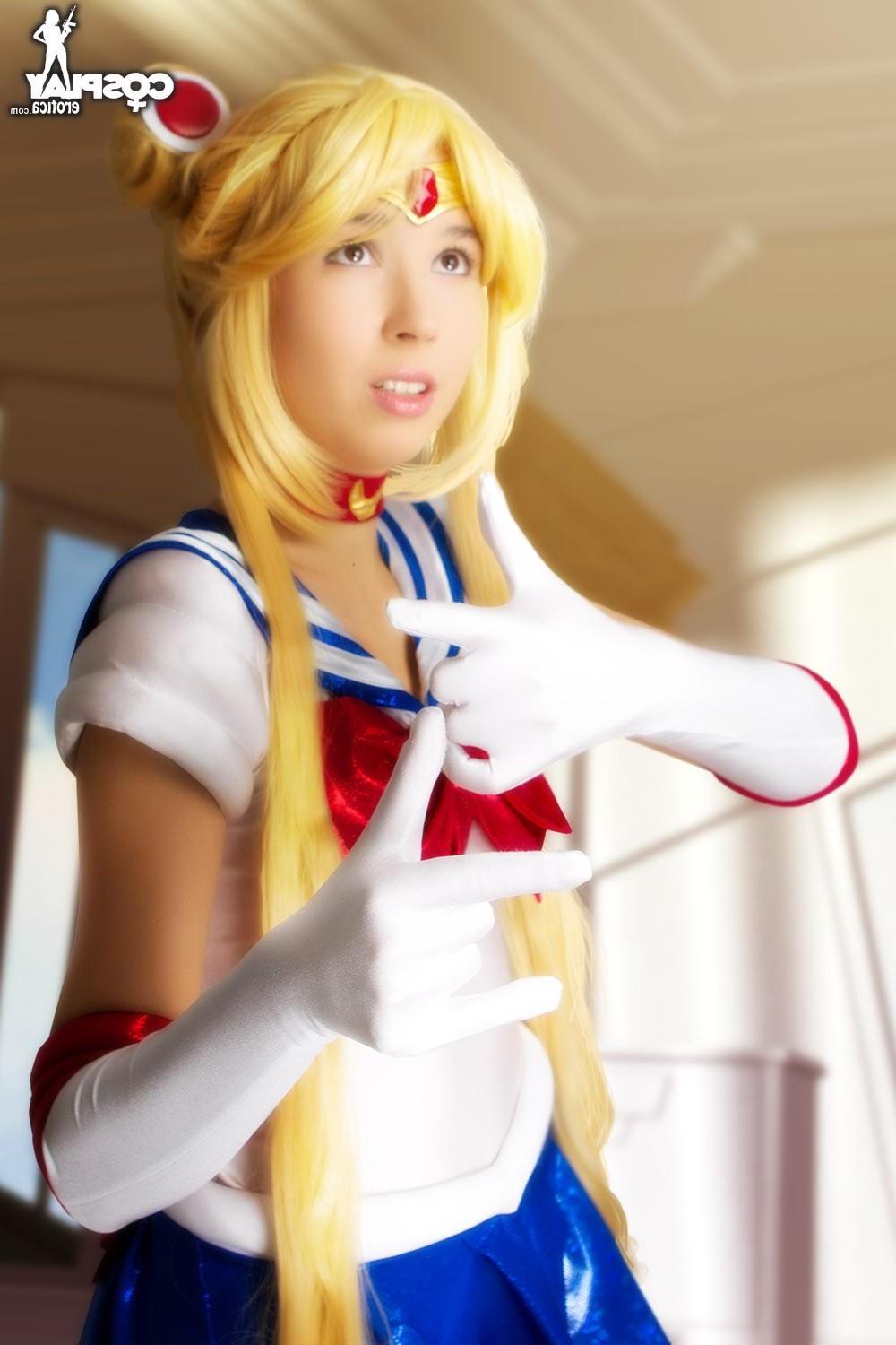12P Cosplay girl Stacy is fighting evil by moonlight
