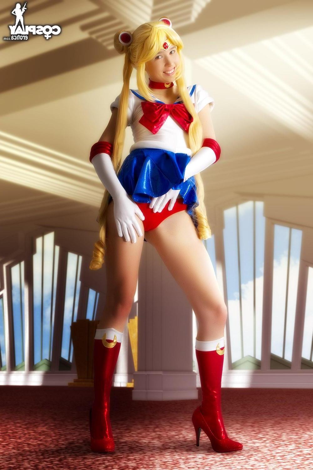 12P Cosplay girl Stacy is fighting evil by moonlight