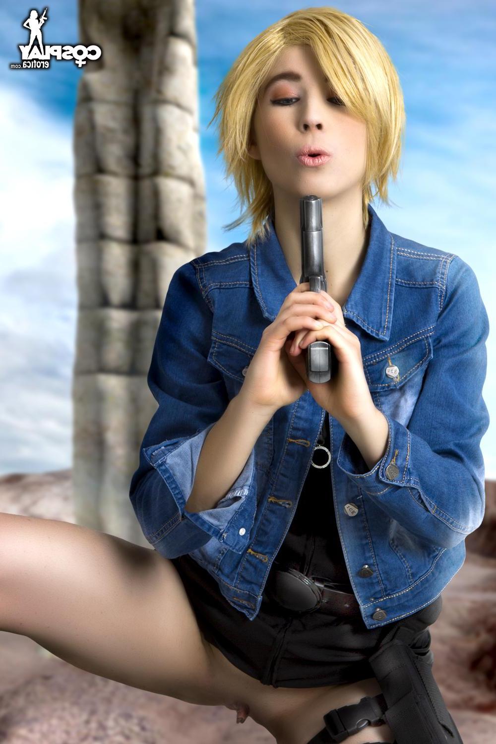 12P Erotic cosplayer Stacy dresses up as Aya Brea from Parasite Eve