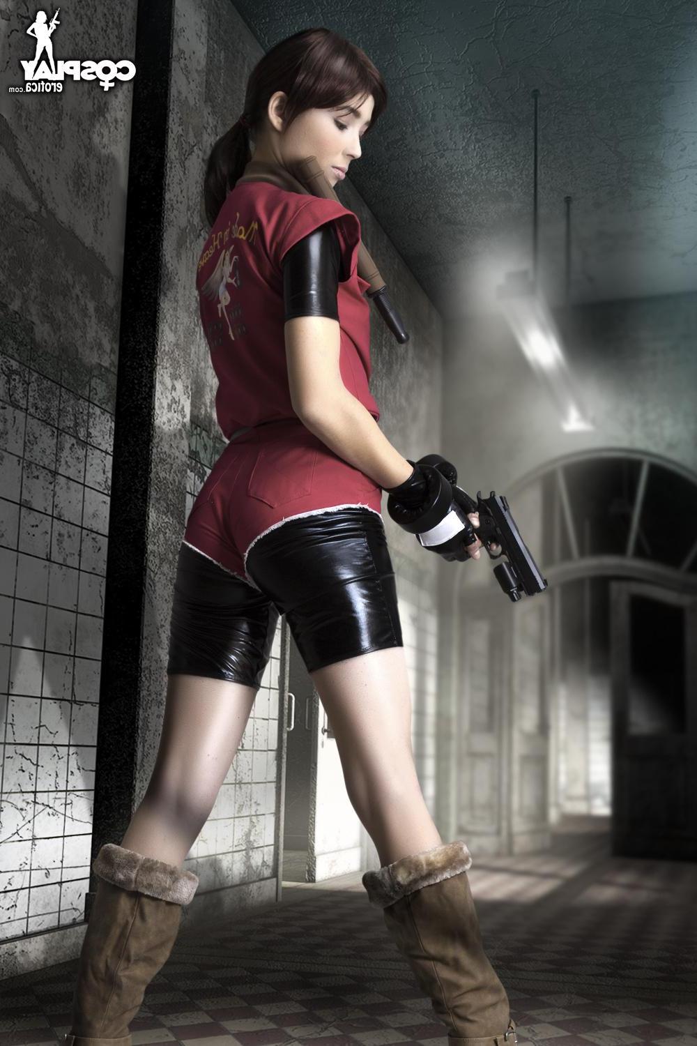 12P Cosplayer Stacy dresses as Claire from Resident Evil
