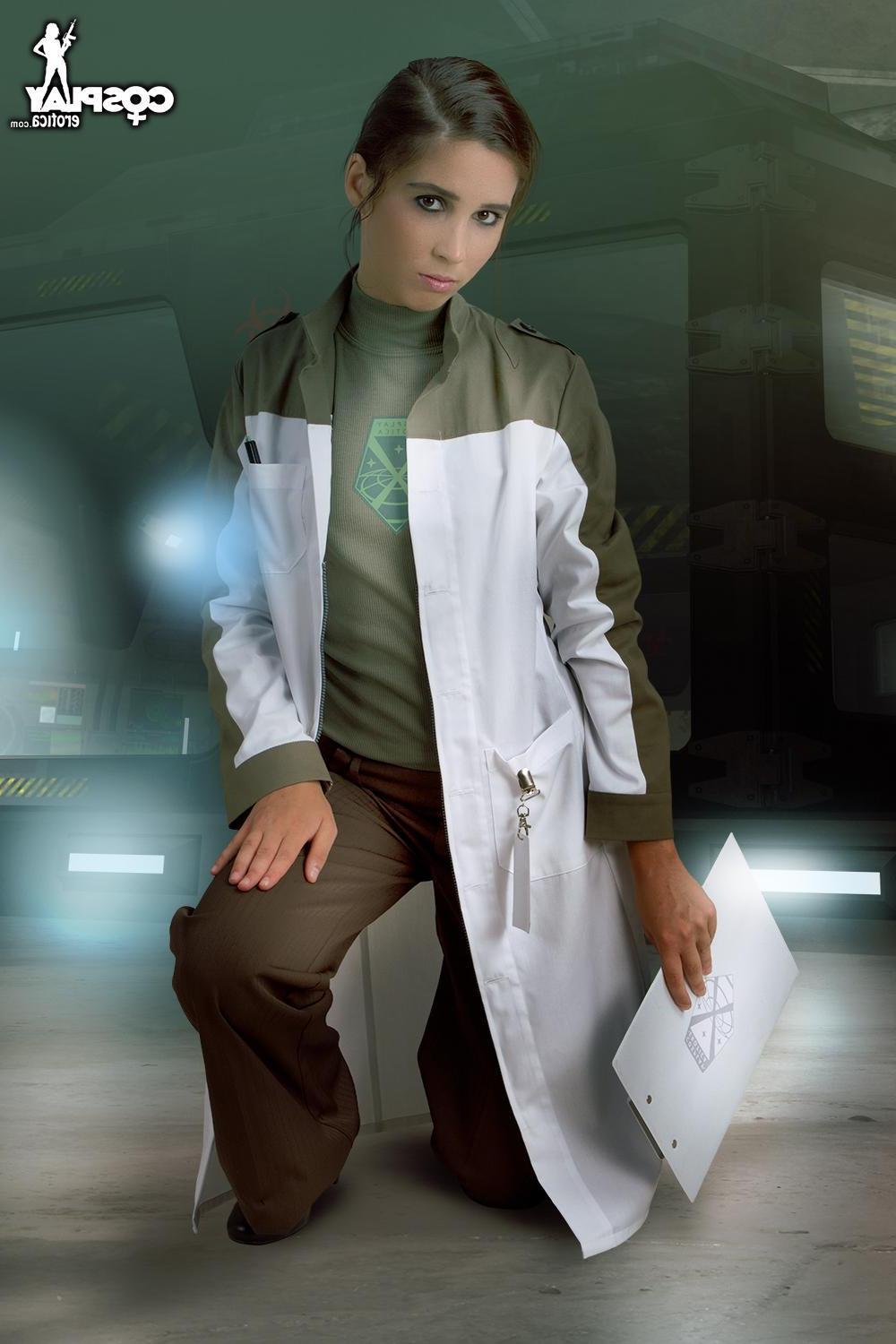 12P Beautiful cosplayer Stacy dresses up as Dr. Vahlen from X-Com