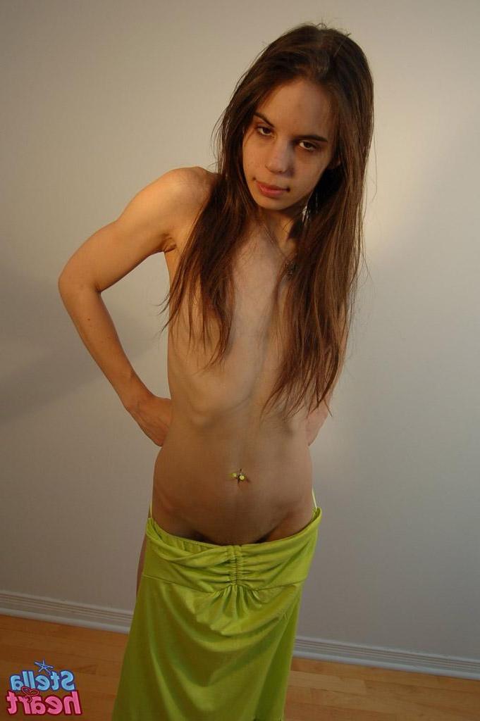 15P Pictures of teen Stella Heart teasing with her green dress
