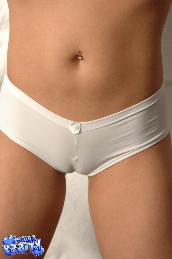 20P Pictures of teen chick Sweet Krissy teasing with her amazing body