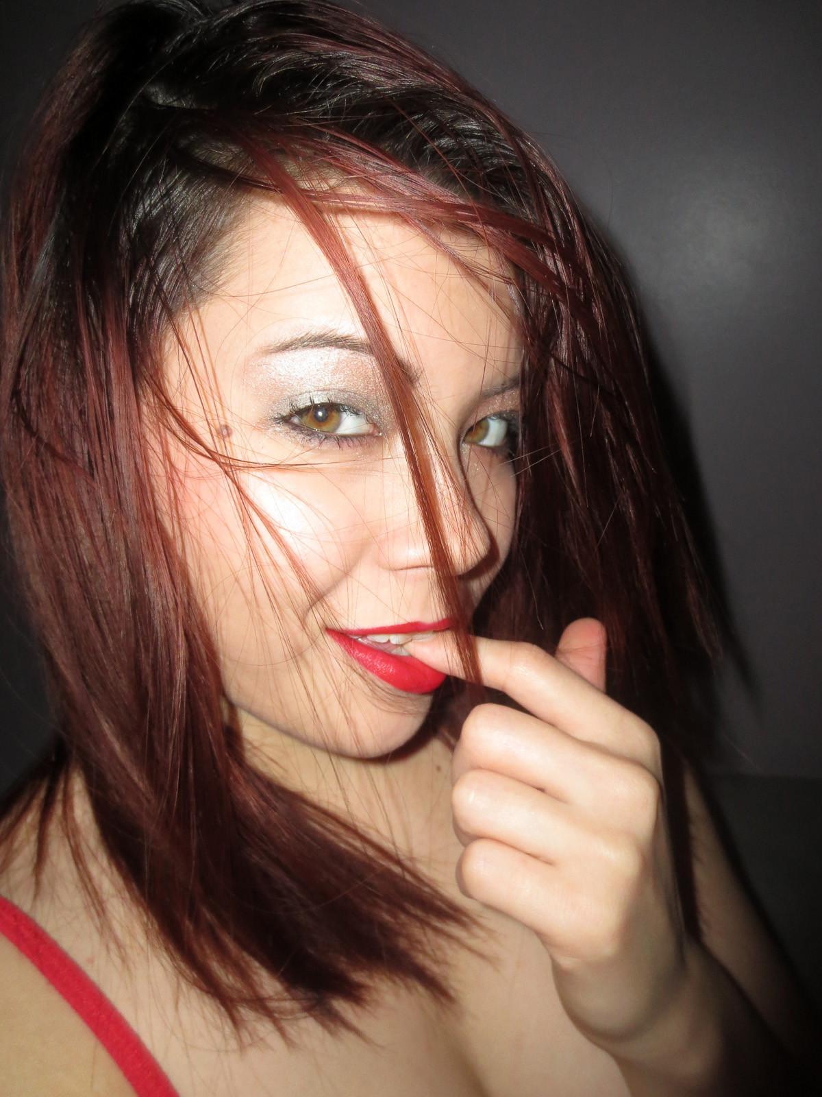 15P Asian beauty Sydney Mai rolls around in her stockings and takes some selfies