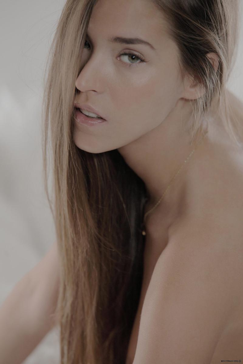 16P Stunning fashion model Silvie strips and shows you her amazing body