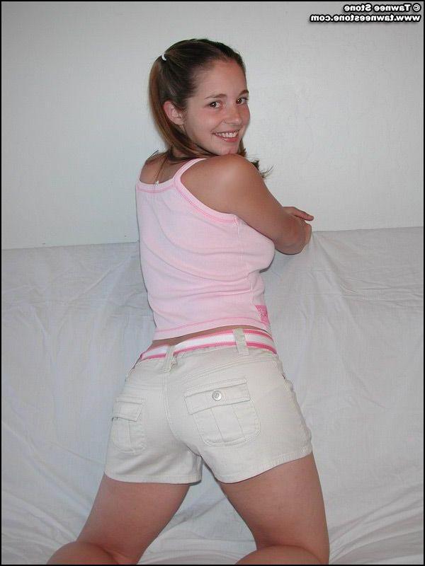 20P Pictures of Tawnee Stone exposing her hot body