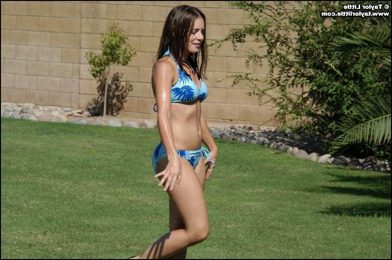 20P Pictures of Taylor Little and Tawnee Stone slipping and sliding