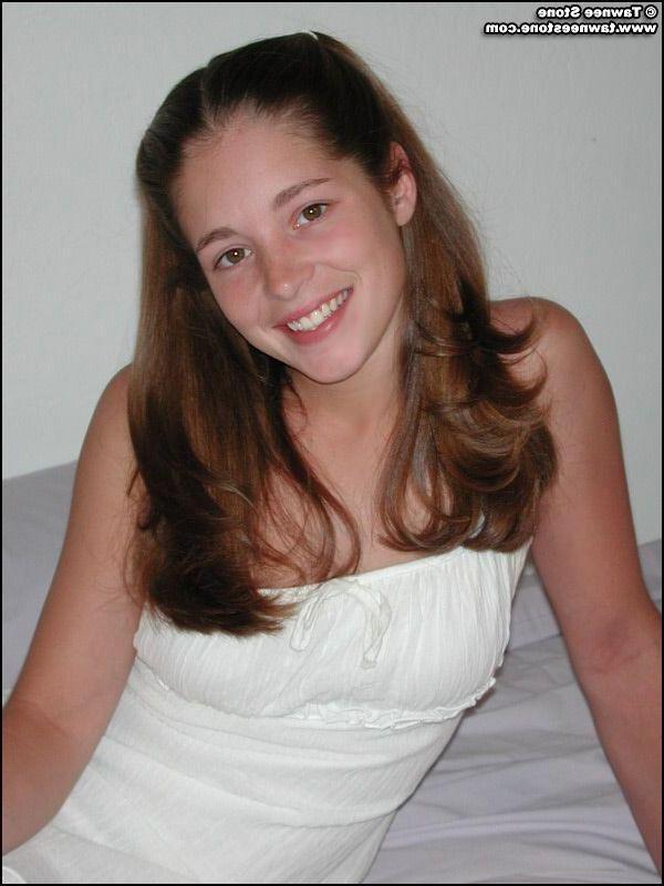 20P Pictures of teen chick Tawnee Stone showing her hot body