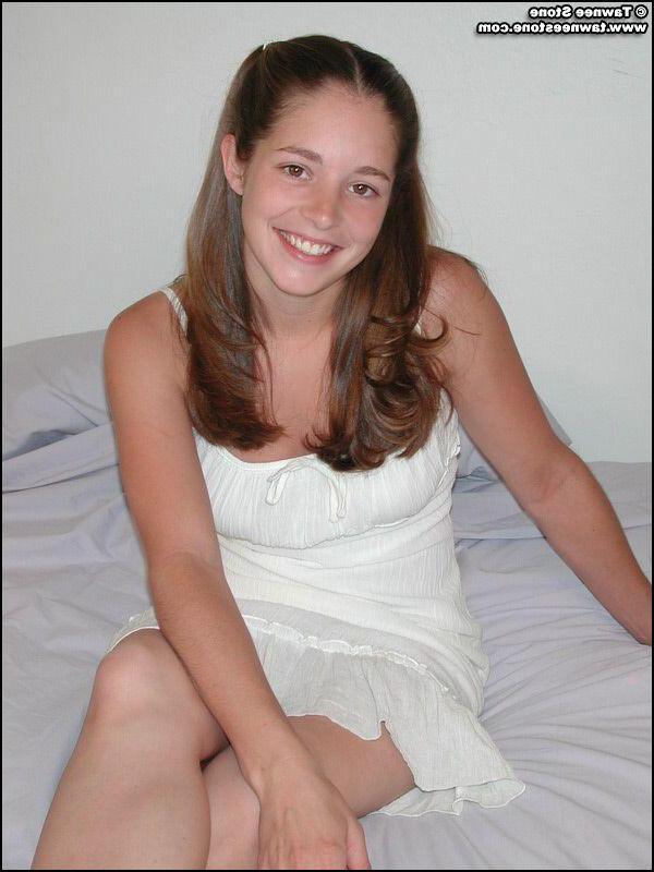 20P Pictures of teen chick Tawnee Stone showing her hot body