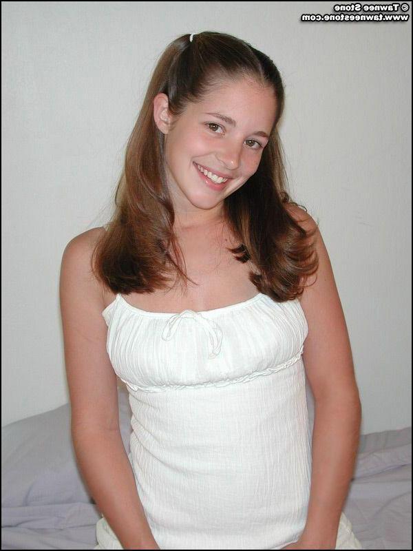 20P Pictures of teen chick Tawnee Stone showing her hot body
