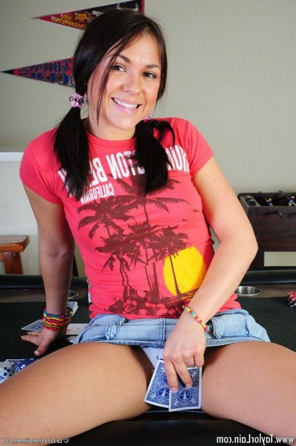 15P Pictures of Taylor Lain being a horny little slut for you