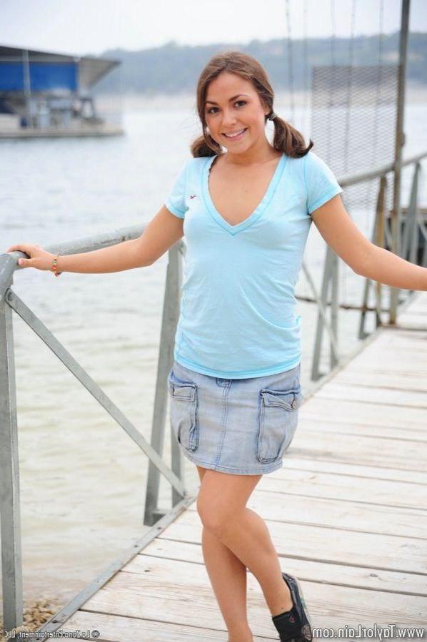 15P Pictures of teen star Taylor Lain being a little tease outside