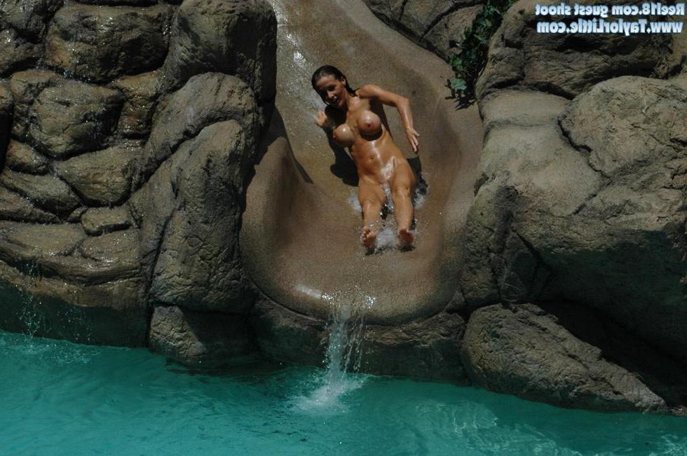 20P Taylor Little shows her amazing body outside
