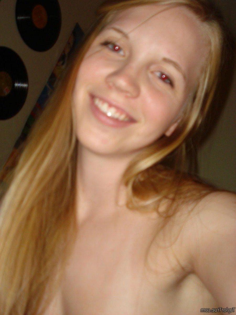 15P Pictures of teen Taylor True showing off her hot body