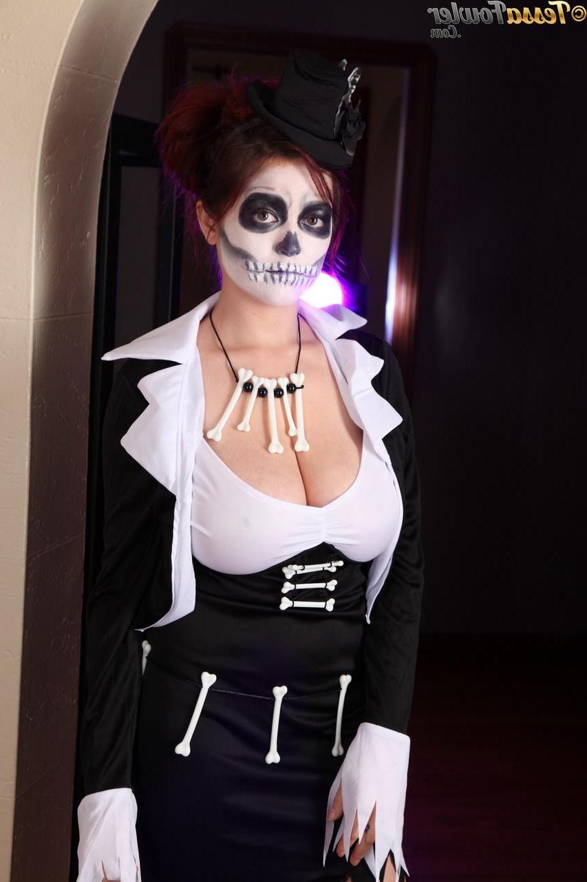 15P Tessa Fowler gets dressed in her Halloween costume and exposes her boobs