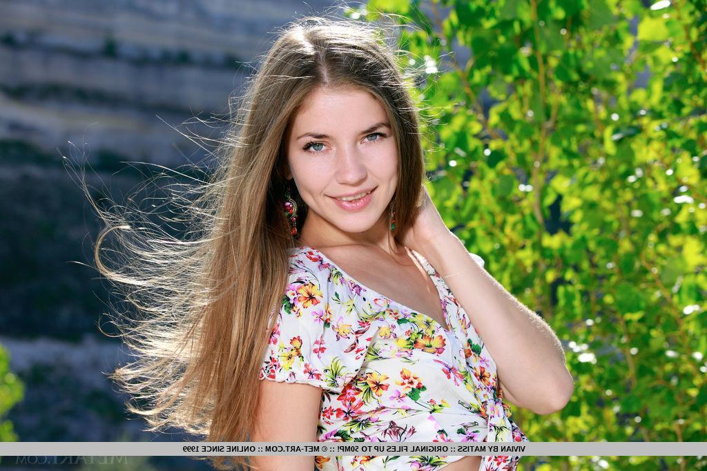 18P Beautiful teen Vivian shows off her tight nude body outside
