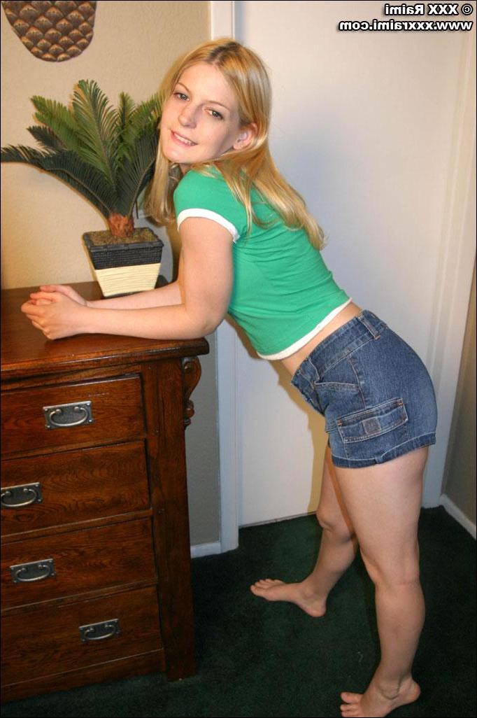 20P Raimi strips naked so you can see her nude teen body