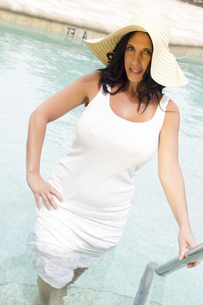 12P Brooklyn Avery gets all soaking wet for you in her white dress