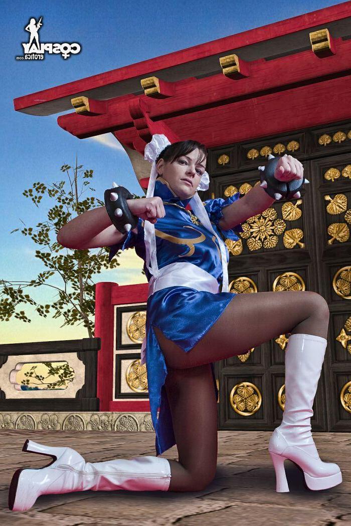 12P Sexy cosplayer Cirmy dresses up as Chun Li