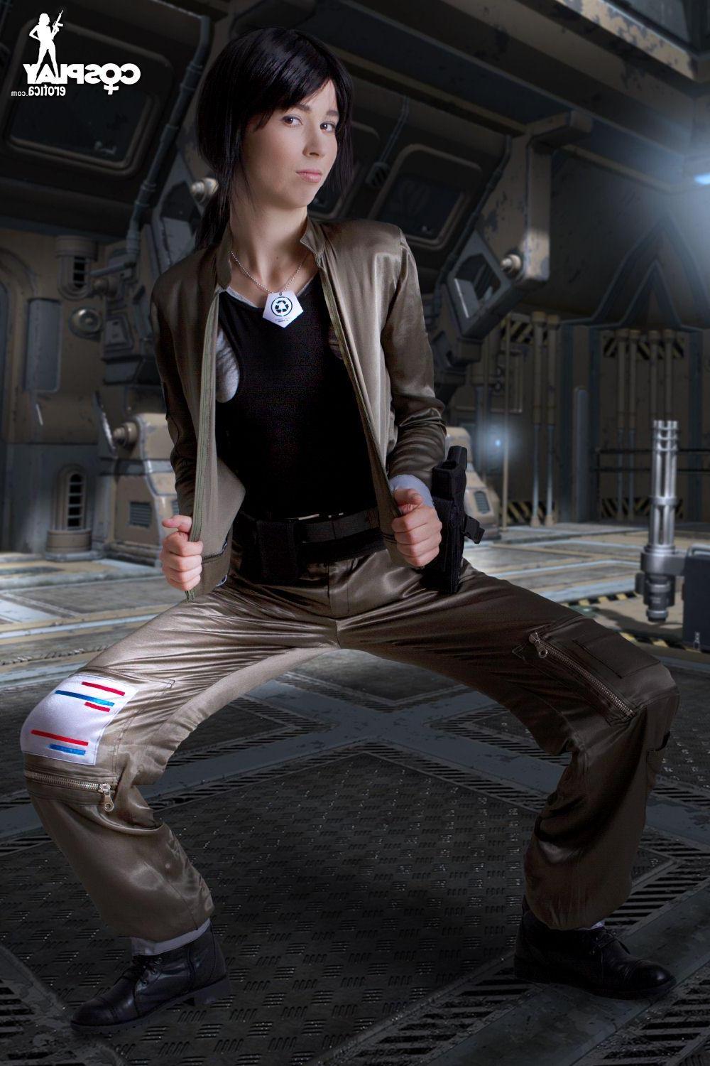 16P Pictures of hot cosplayer Stacy dressed for duty on Battlestar Galactica