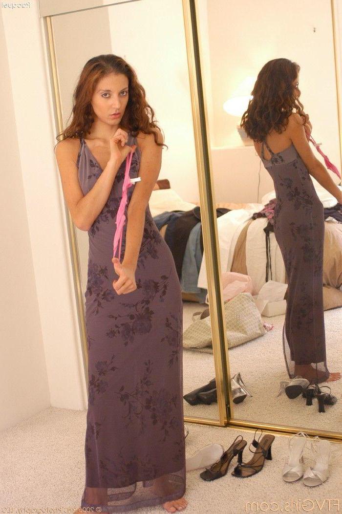 20P Pics of Racquel showing her hot body