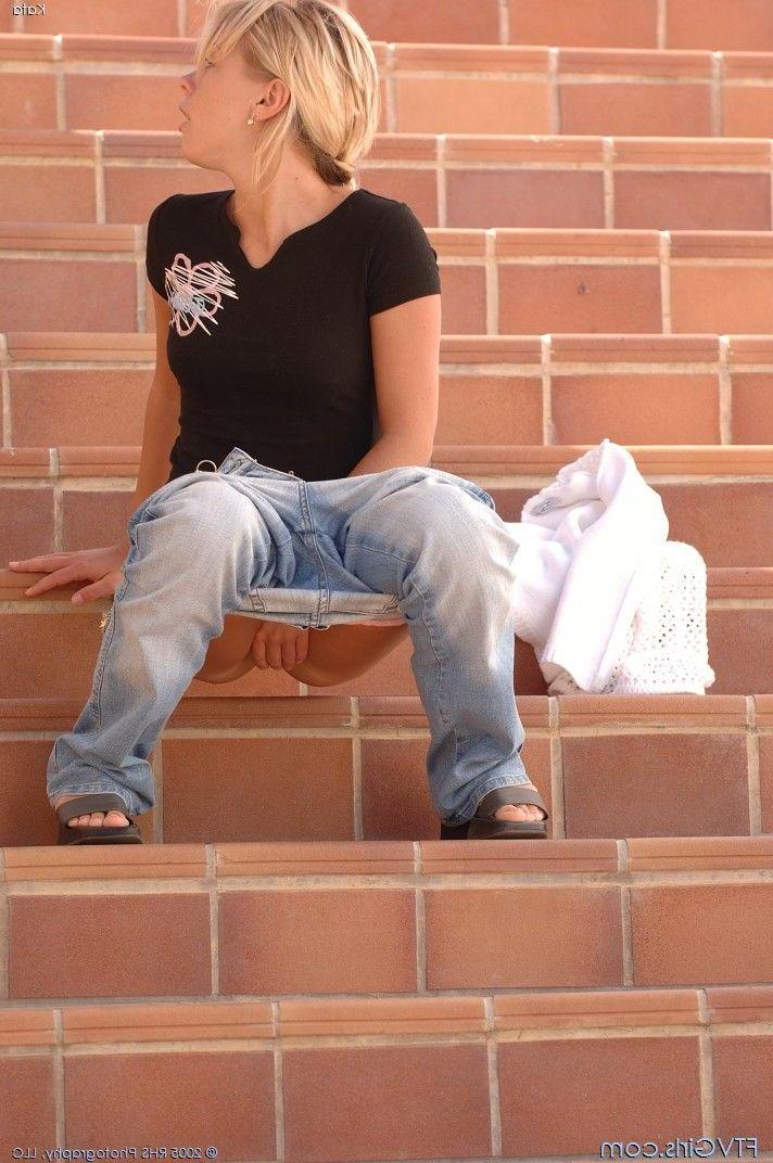 20P Pictures of Kata showing her sexy body