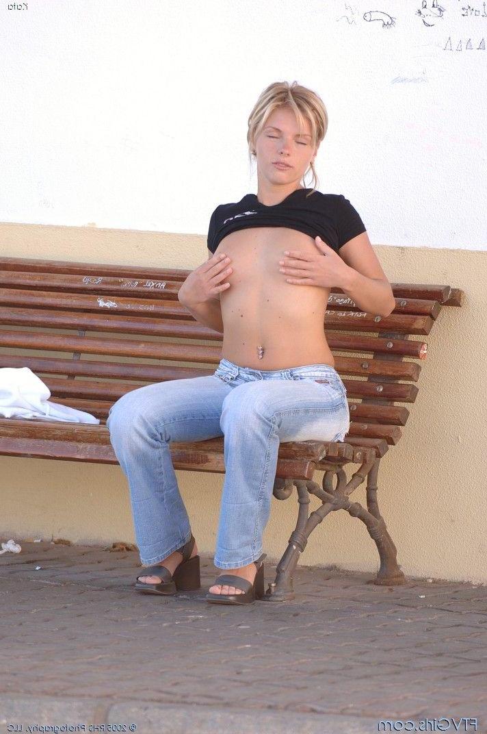 20P Pictures of Kata showing her sexy body