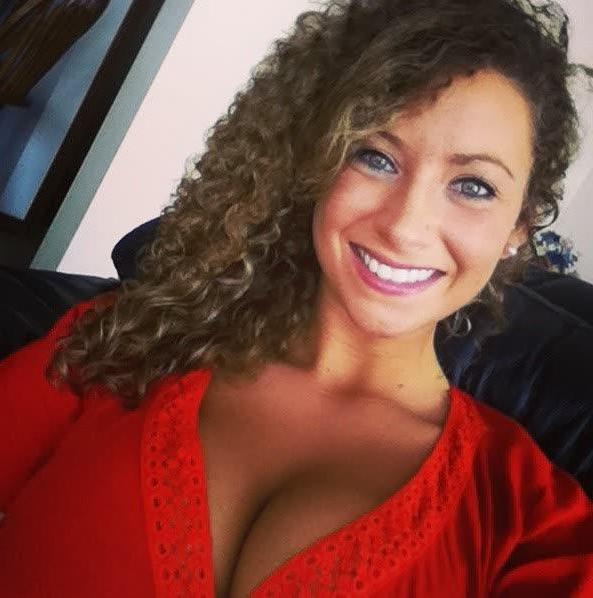 14P Heavy-chested amateur honey shows off her fine breasts