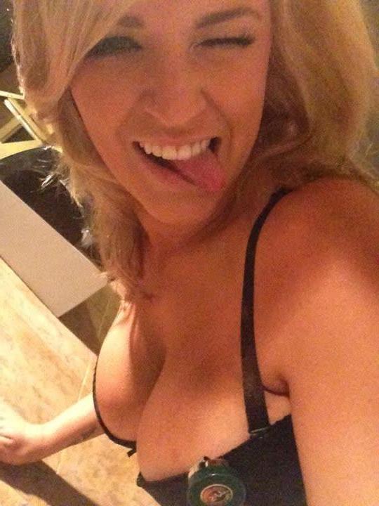 14P Sexy busty GFs display their juicy juggs in selfies