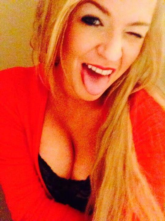14P Sexy busty GFs display their juicy juggs in selfies