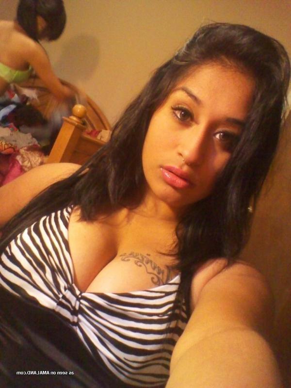 15P Picture selection of a steamy hot sexy busty girlfriend showing off