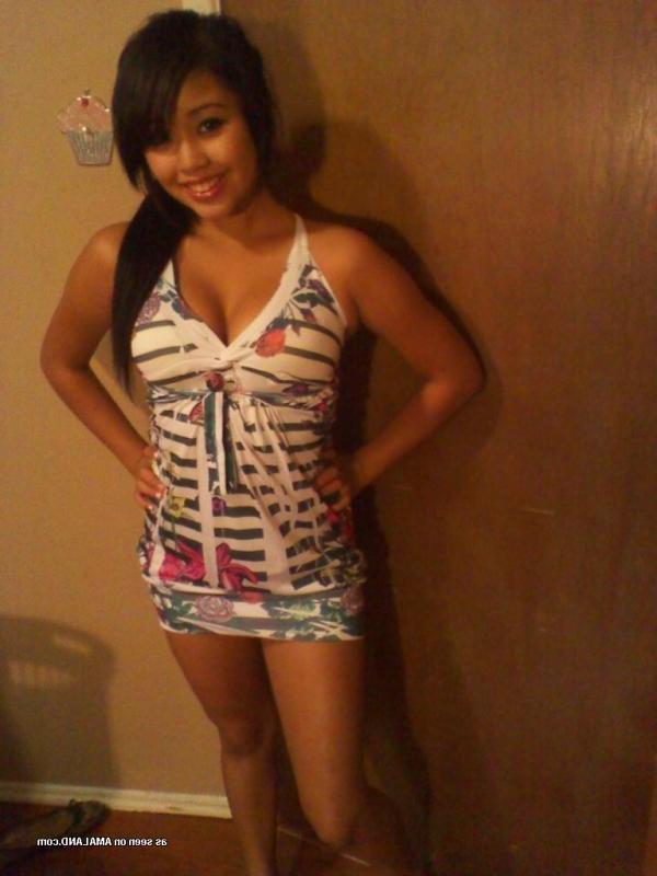 15P Picture selection of a steamy hot sexy busty girlfriend showing off