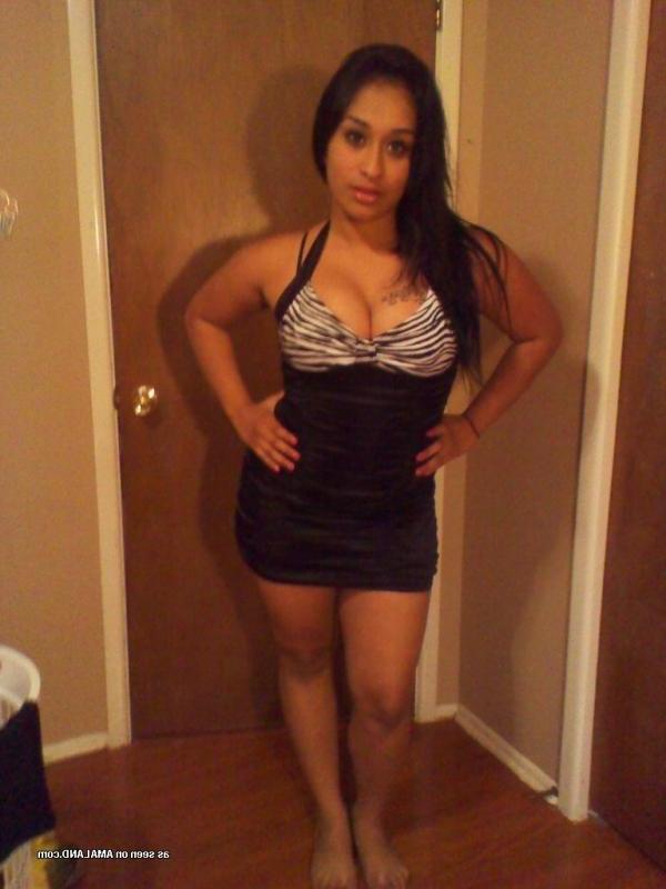15P Picture selection of a steamy hot sexy busty girlfriend showing off