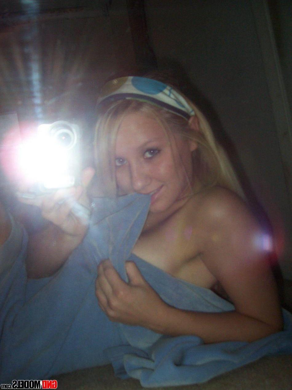 12P Pictures of a crazy-hot blonde girl teasing with her body