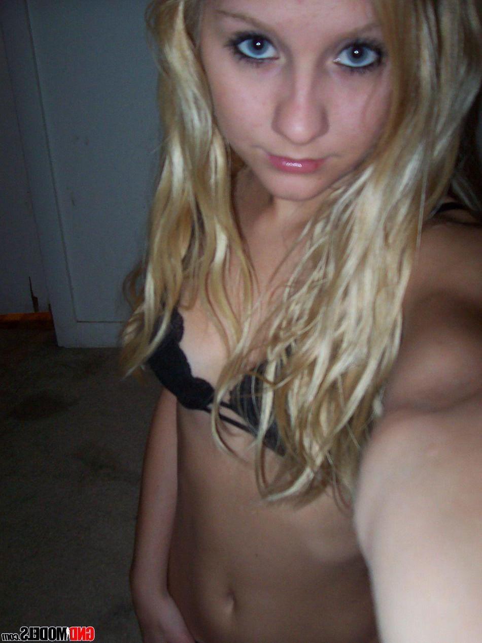11P Pictures of a super-hot blonde girl teasing with her hot body