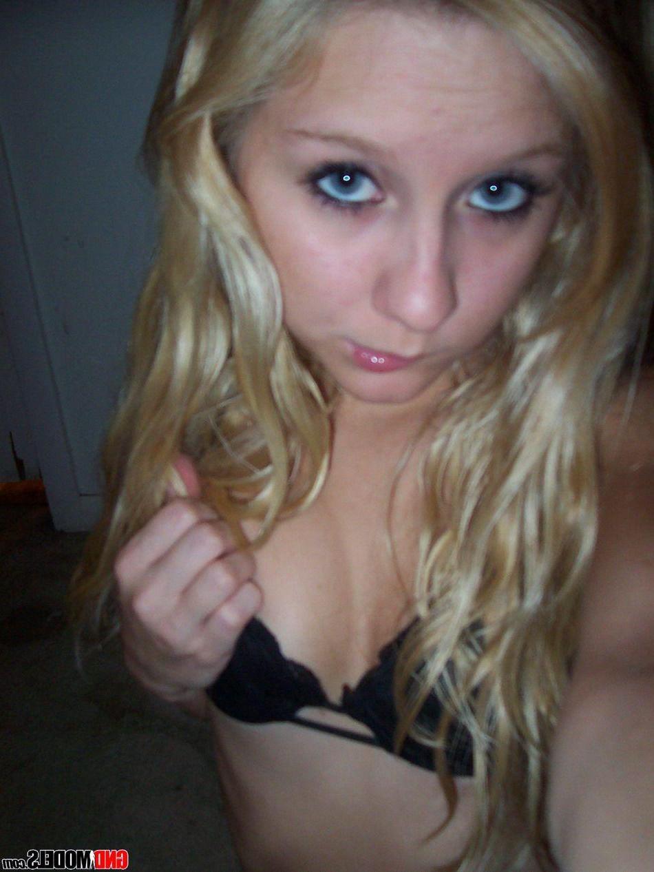 11P Pictures of a super-hot blonde girl teasing with her hot body