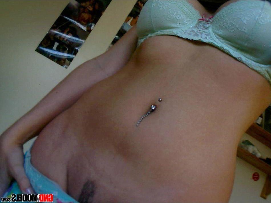 12P Pictures of a stunning brunette girl showing her hot body
