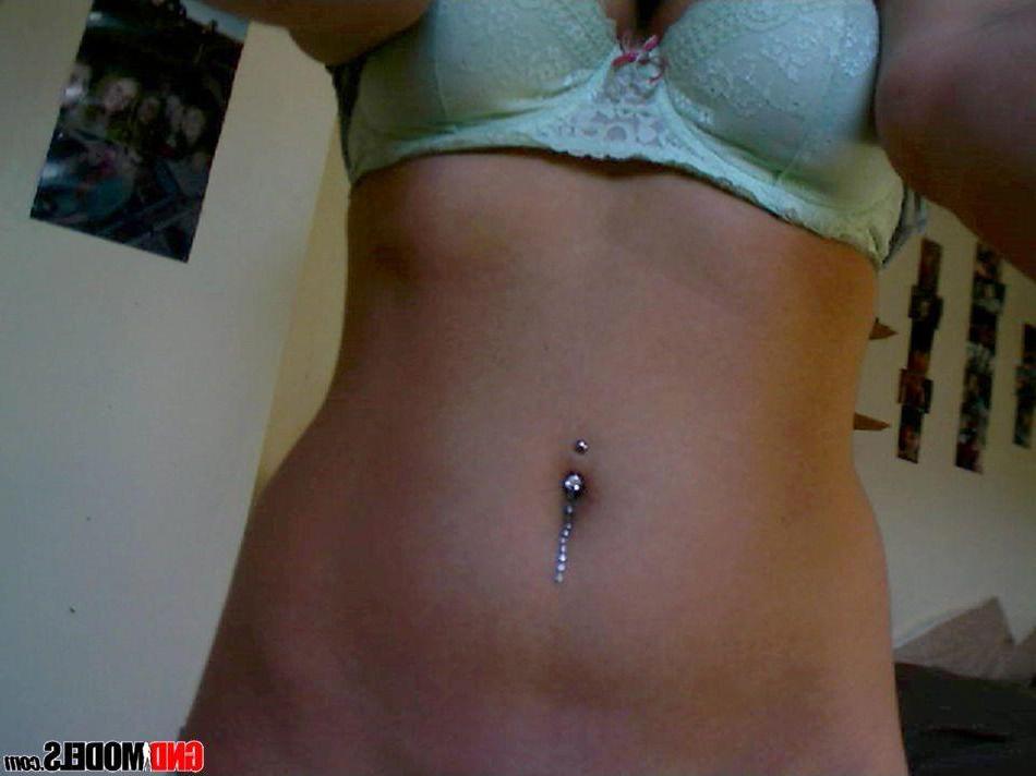 12P Pictures of a stunning brunette girl showing her hot body