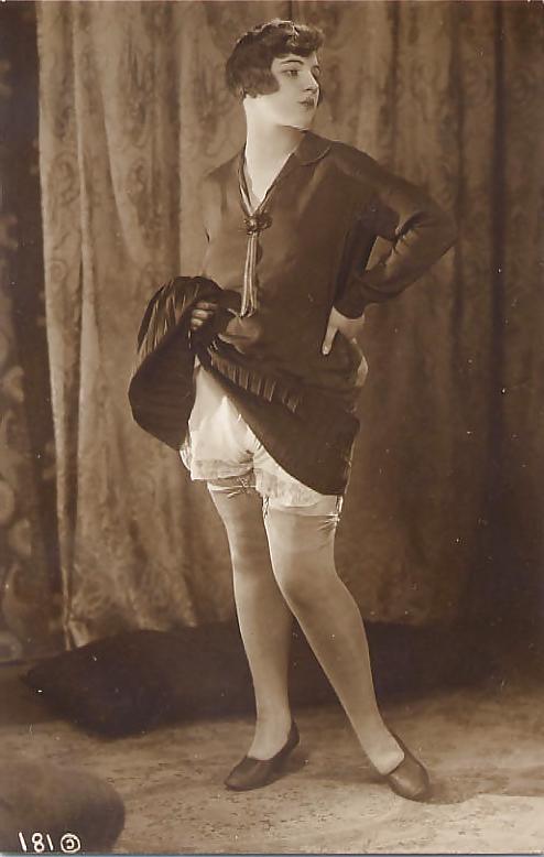25P Old French postcards 15
