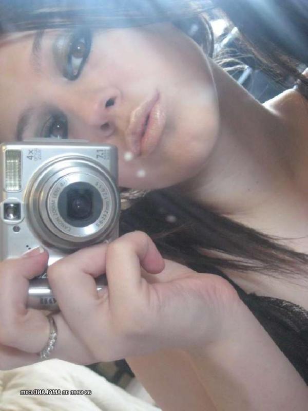 14P Gallery of an amateur sexy scene babe camwhoring